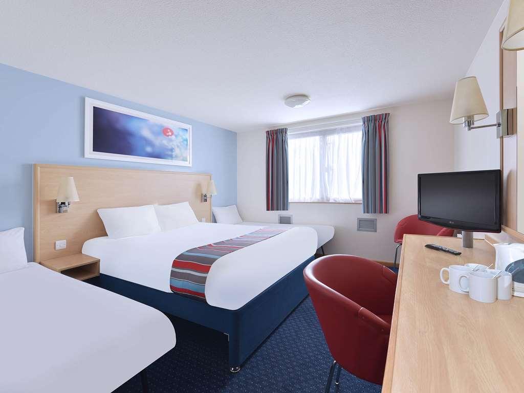 Travelodge Okehampton Whiddon Down Номер фото